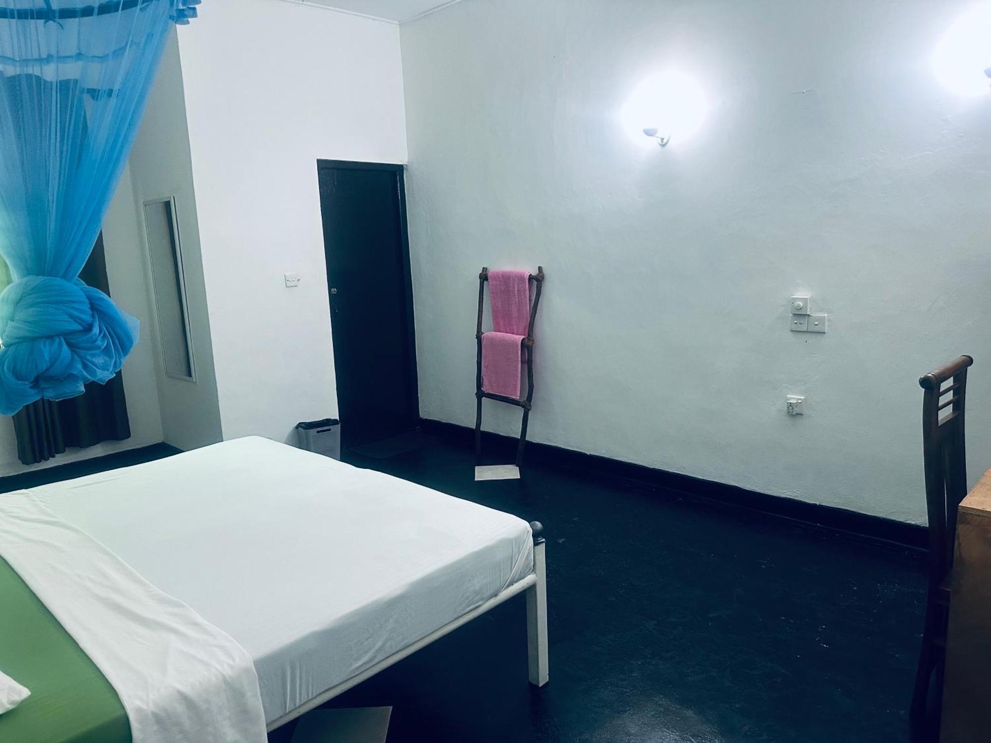 Rock Hill Hotel Гале Екстериор снимка
